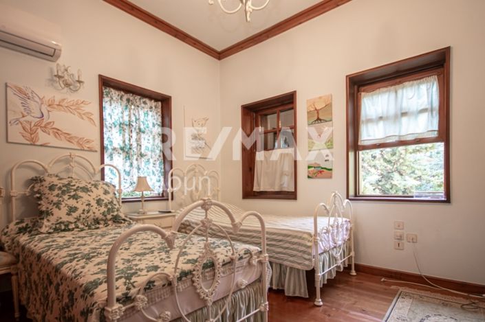 Image No.19-4 Bed Maisonette for sale