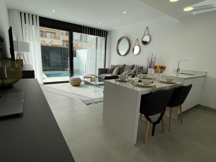 Image No.3-3 Bed Villa for sale
