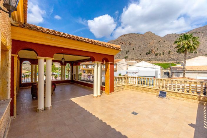 Image No.27-3 Bed Villa / Detached for sale