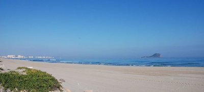 1024px-beachatlamanga