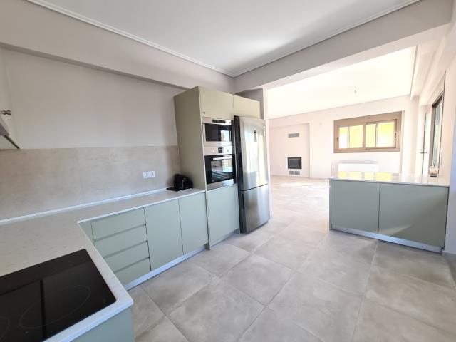 Image No.2-Appartement de 3 chambres à vendre à Glyfada