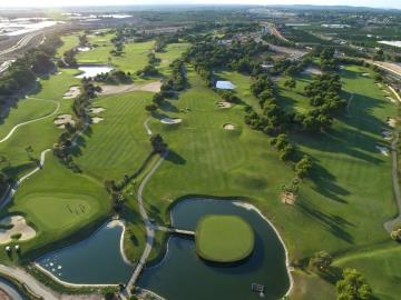 Lo-Romero-Golf-1