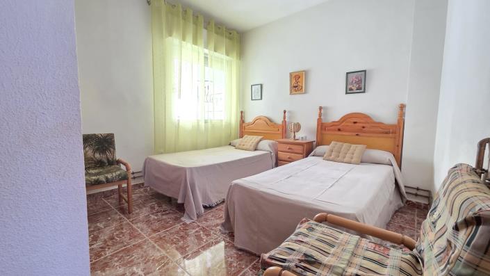 Image No.24-3 Bed Apartment for sale