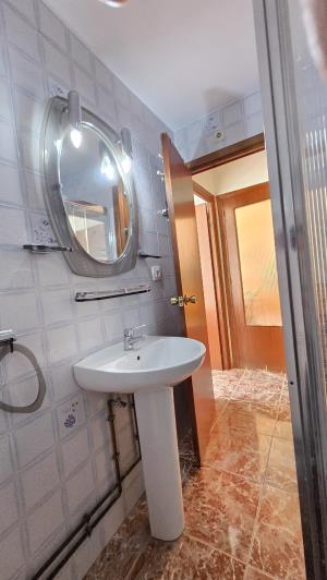 Image No.28-3 Bed Apartment for sale