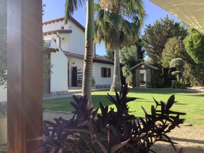 Image No.29-5 Bed Villa / Detached for sale
