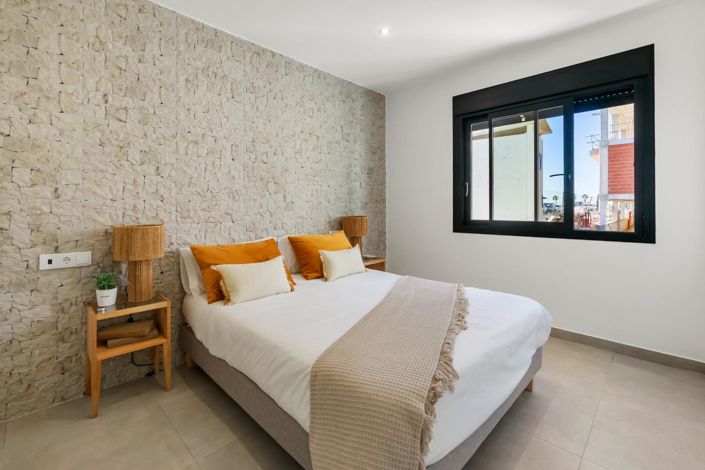 Image No.12-3 Bed Apartment for sale