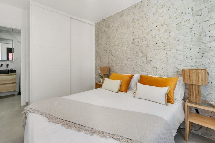 Image No.13-3 Bed Apartment for sale