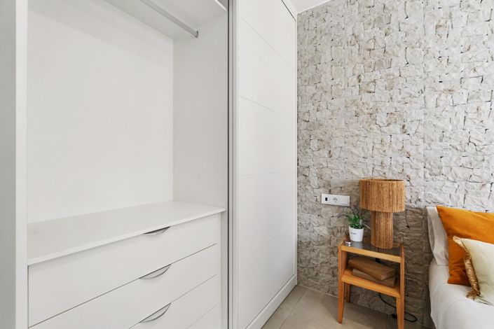 Image No.18-3 Bed Apartment for sale