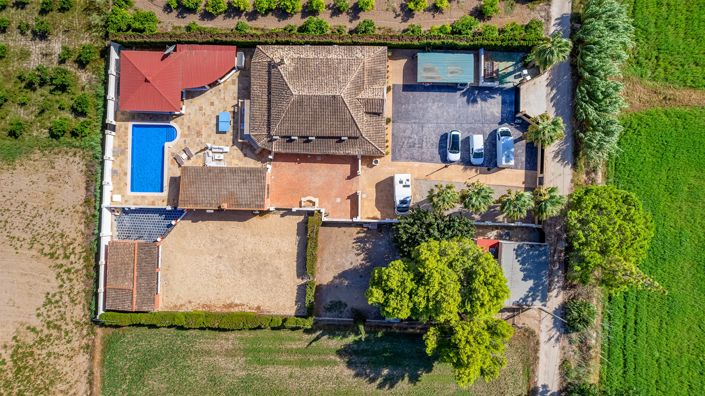 Image No.4-6 Bed Country Property for sale