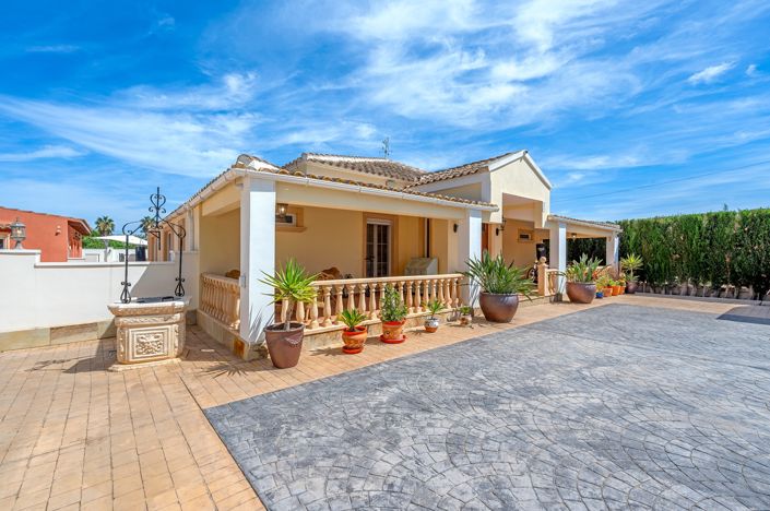 Image No.3-6 Bed Country Property for sale