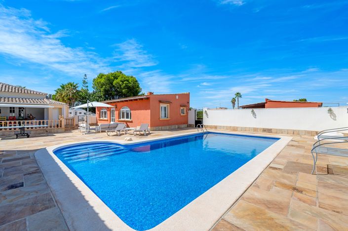 Image No.43-6 Bed Country Property for sale