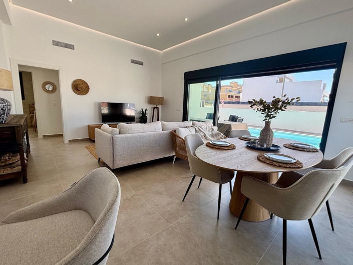 Image No.3-3 Bed Villa for sale