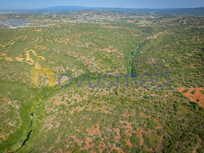 Rural plot of 4,080 m² with unobstructed views in Malhão, Paderne