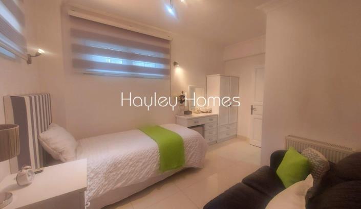 Image No.17-5 Bed Villa for sale