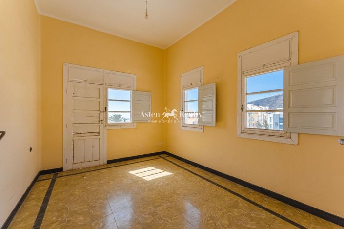Image No.23-House for sale