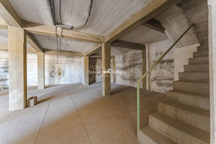 Image No.40-House for sale