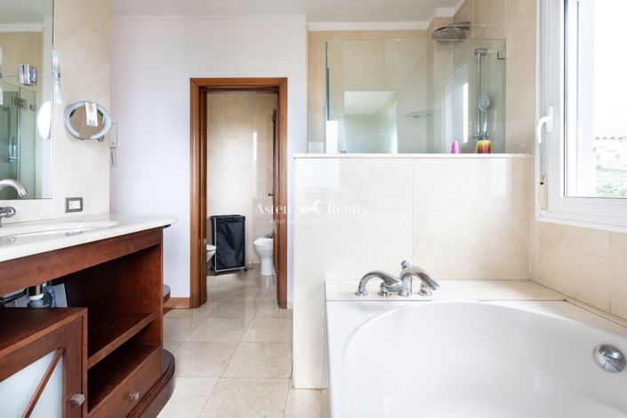 Image No.31-7 Bed Villa for sale