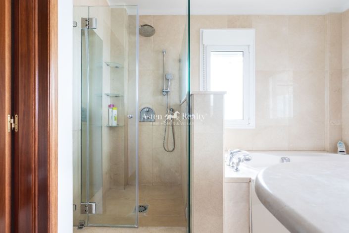 Image No.32-7 Bed Villa for sale