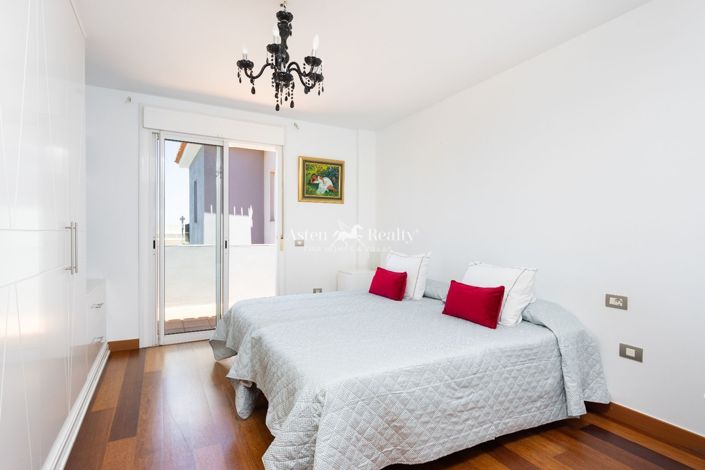 Image No.37-7 Bed Villa for sale