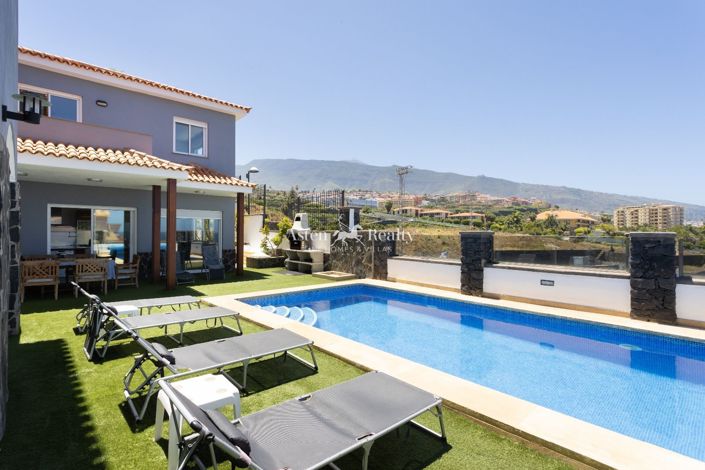 Image No.5-7 Bed Villa for sale