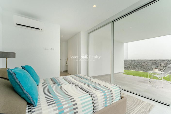 Image No.12-3 Bed Villa for sale