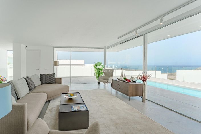 Image No.33-3 Bed Villa for sale