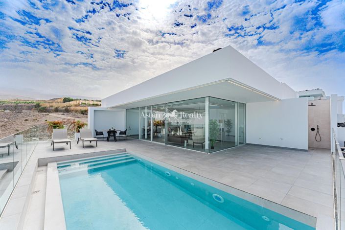 Image No.34-3 Bed Villa for sale