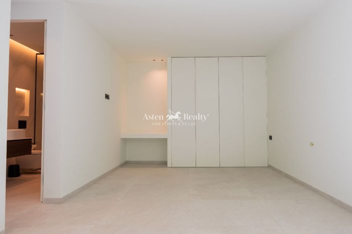 Image No.26-4 Bed Villa for sale