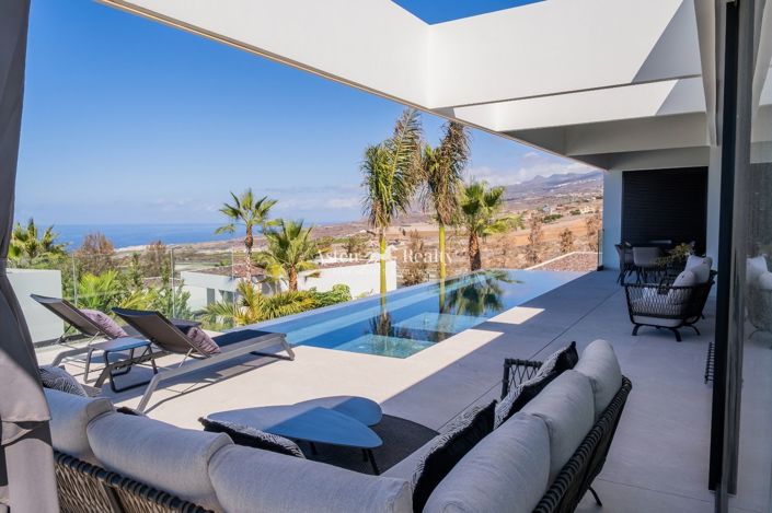 Image No.2-4 Bed Villa for sale