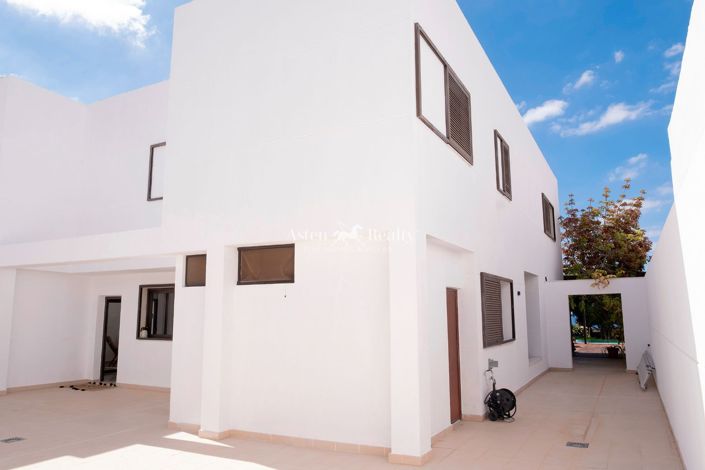 Image No.15-5 Bed Villa for sale