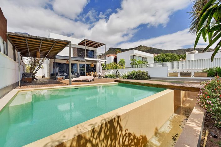 Image No.2-5 Bed Villa for sale