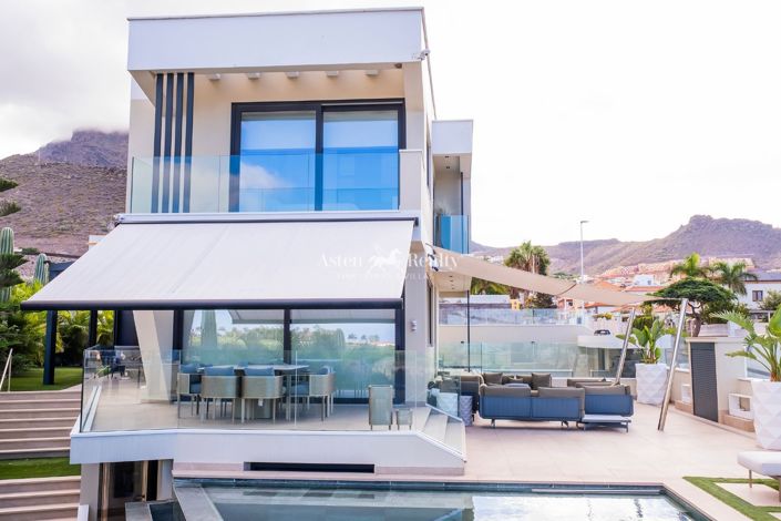 Image No.3-4 Bed Villa for sale