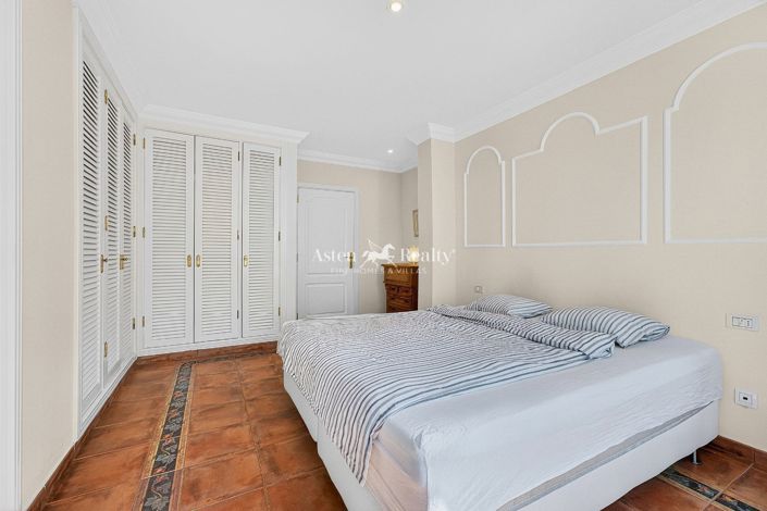 Image No.20-5 Bed Villa for sale