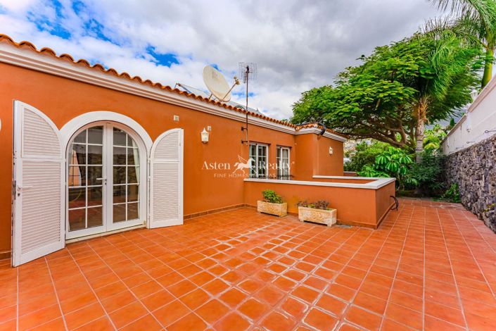 Image No.39-5 Bed Villa for sale