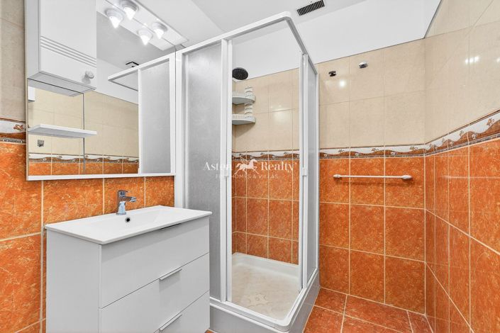 Image No.10-2 Bed Flat for sale