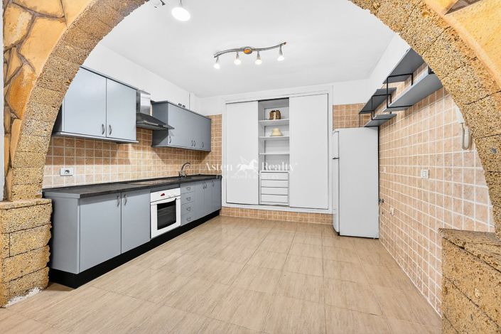 Image No.5-2 Bed Flat for sale