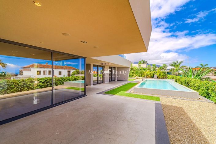 Image No.4-4 Bed Villa for sale