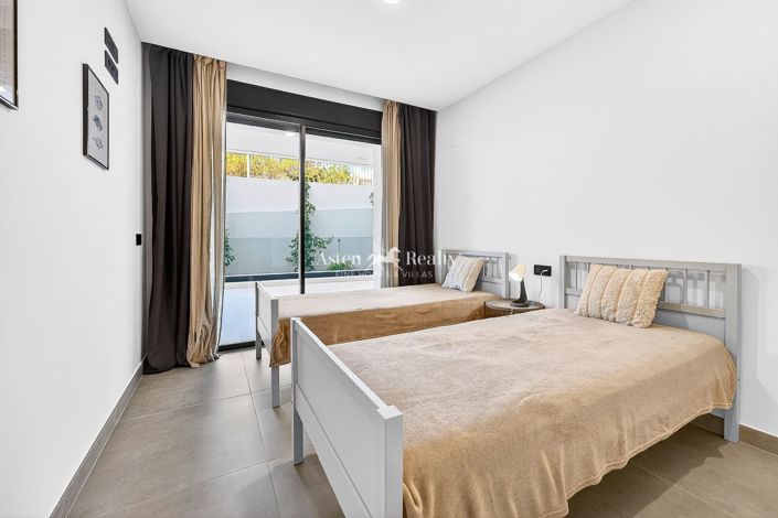 Image No.18-2 Bed Apartment for sale