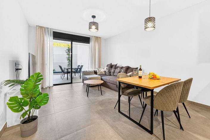 Image No.8-2 Bed Apartment for sale