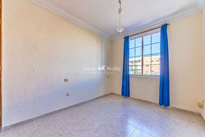 Image No.20-3 Bed Flat for sale