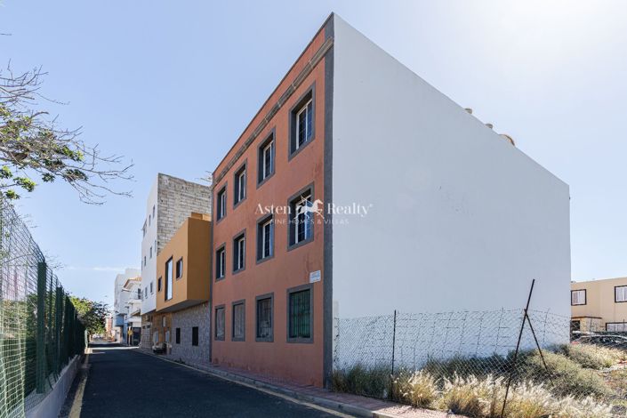 Image No.4-3 Bed Flat for sale