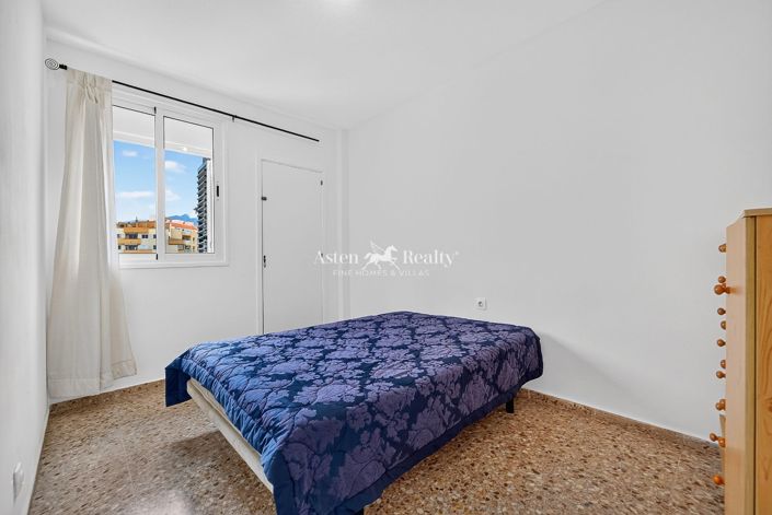 Image No.11-3 Bed Flat for sale