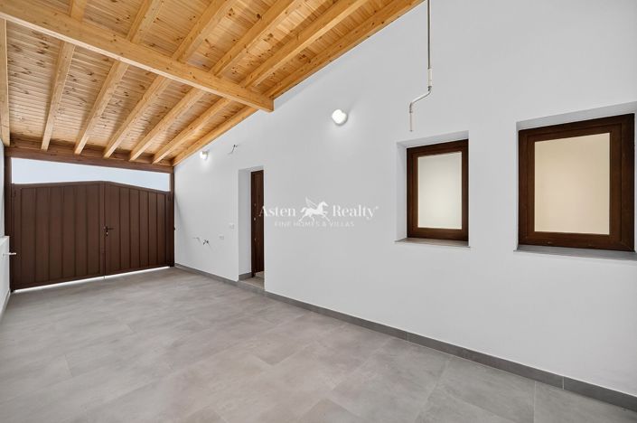 Image No.15-3 Bed House for sale