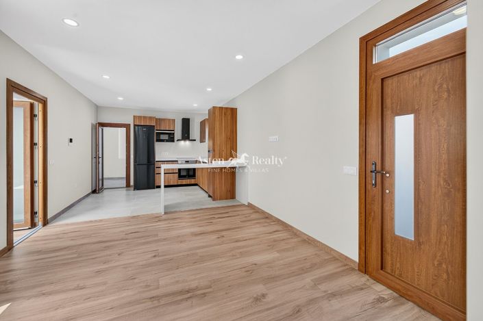 Image No.5-3 Bed House for sale