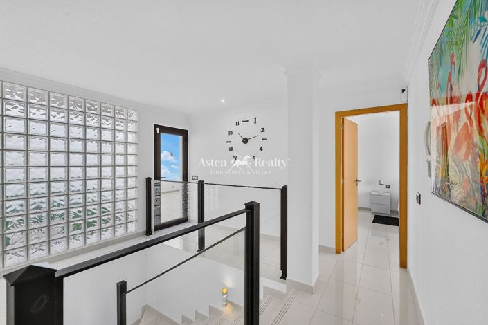 Image No.23-3 Bed Villa for sale
