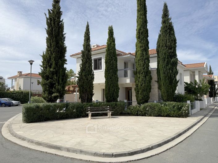 3 bedroom detached villa in Universal (Asimina Park)