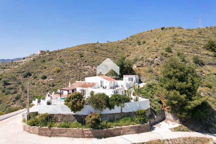 Image No.6-8 Bed Country House for sale