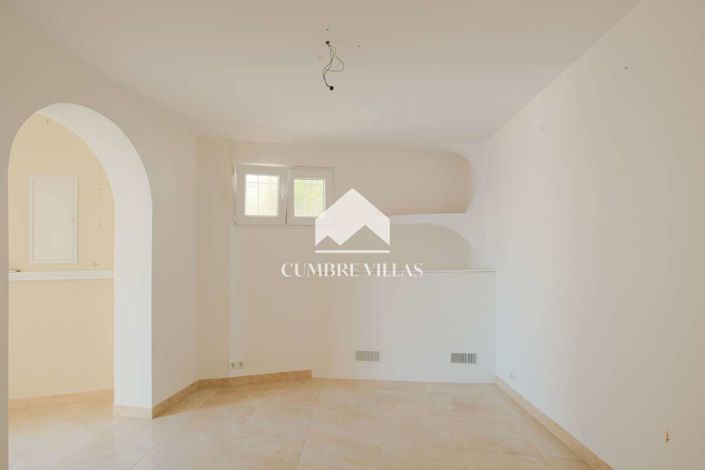 Image No.18-4 Bed Villa for sale