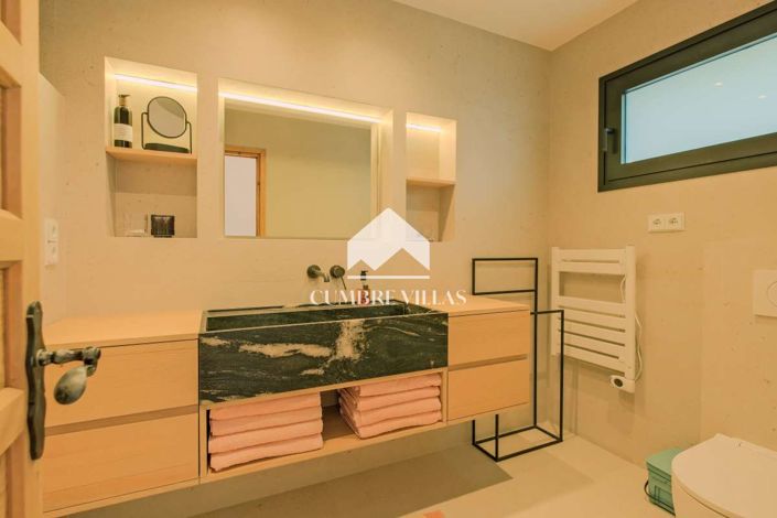 Image No.29-5 Bed Villa for sale