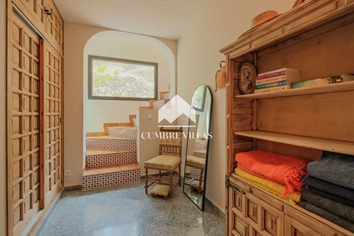 Image No.30-5 Bed Villa for sale